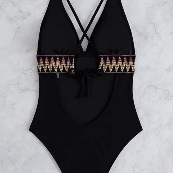 MakeMeChic Women's Cut‎ Out Contrast Trim One Piece Swimsuit Bathing Suit 2XL - Picture 3 of 10